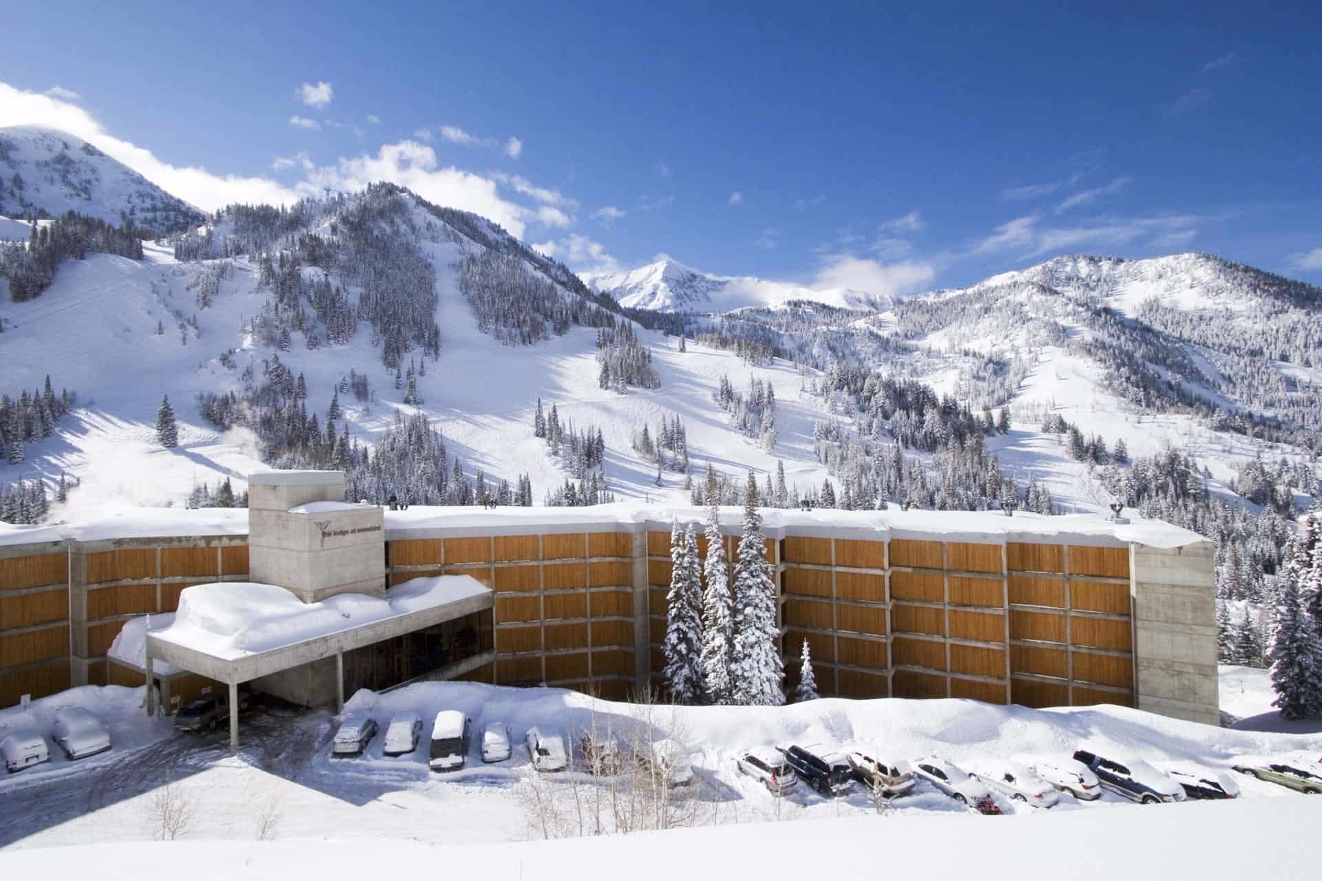 lodge ext winter viewb